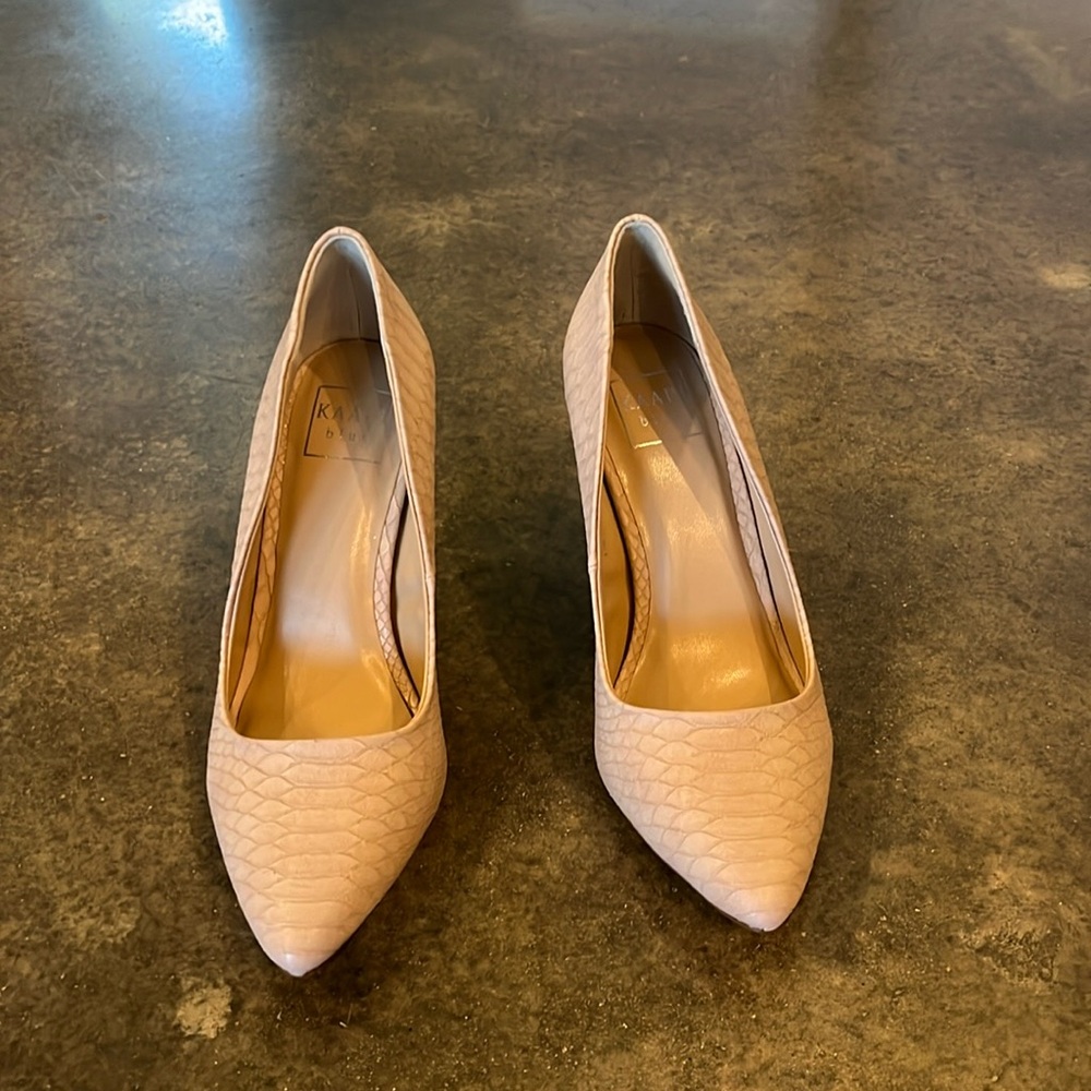 Faux python print high heels in pale pink. Size 8.5